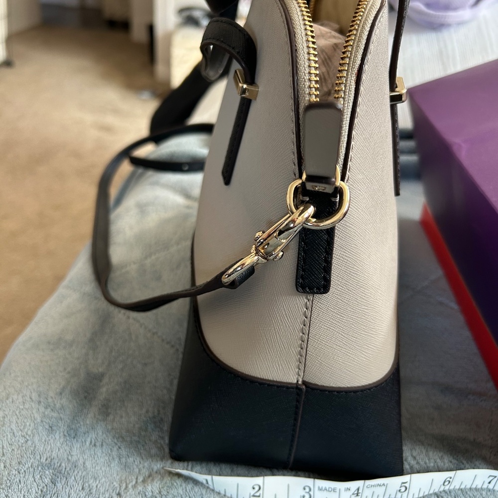 Kate Spade Handbag and matching wallet - Picture 8 of 9